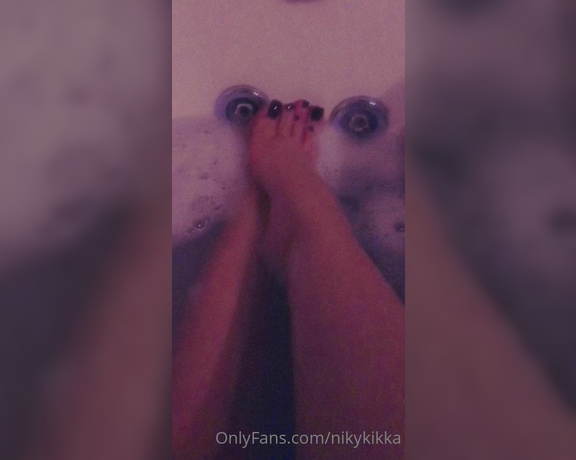 Nikykikka aka nikykikka Foot Fetish - 02-03-2021 OnlyFans Video - Wash feet