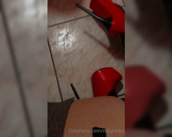 Nikykikka aka nikykikka Foot Fetish - 04-19-2021 OnlyFans Video - Red passion