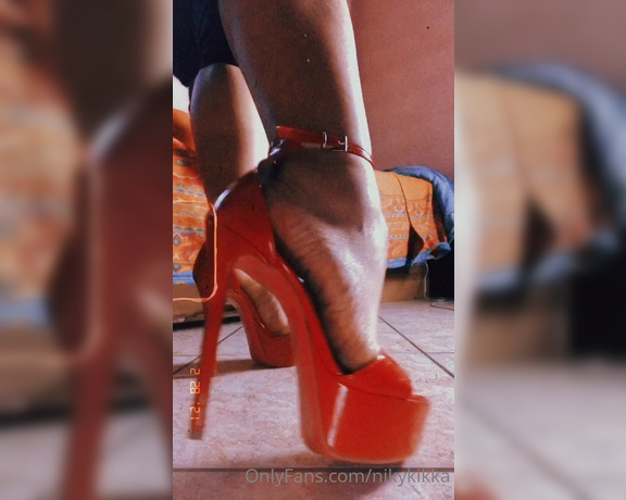 Nikykikka aka nikykikka Foot Fetish - 02-28-2021 OnlyFans Video - Happy night_tiav