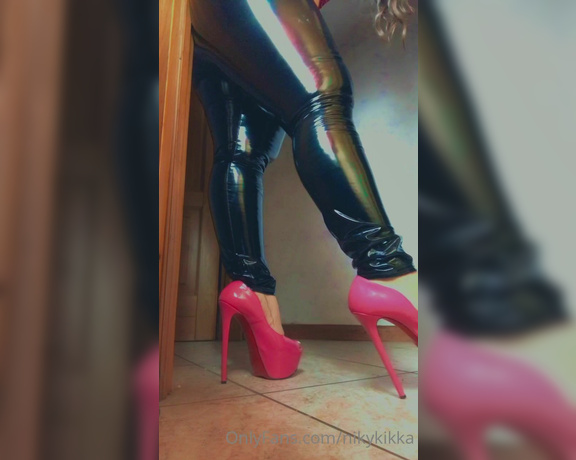 Nikykikka aka nikykikka Foot Fetish - 03-14-2021 OnlyFans Video - Latex with pink baby