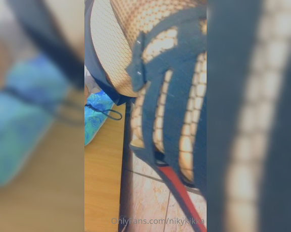 Nikykikka aka nikykikka Foot Fetish - 05-01-2021 OnlyFans Video - Leaked nikykikka 45501