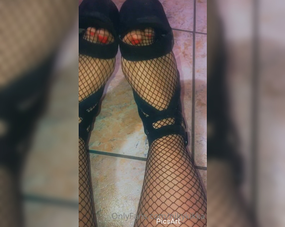 Nikykikka aka nikykikka Foot Fetish - 05-01-2021 OnlyFans Video - New stocking