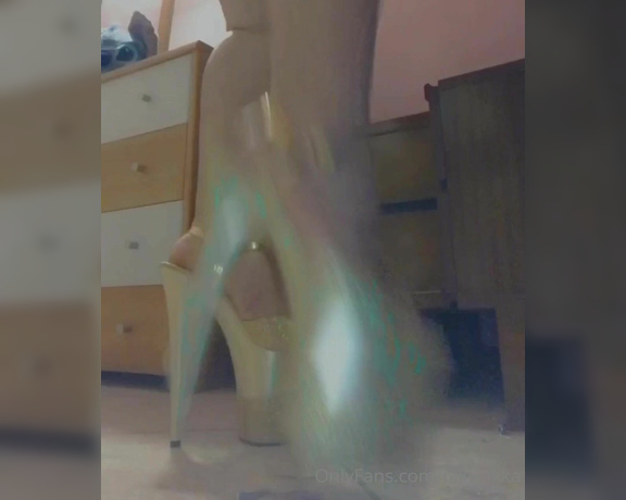 Nikykikka aka nikykikka Foot Fetish - 08-02-2021 OnlyFans Video - Ops_rvzb