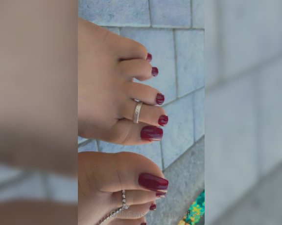 Nikykikka aka nikykikka Foot Fetish - 07-21-2021 OnlyFans Video - New colour for my baby