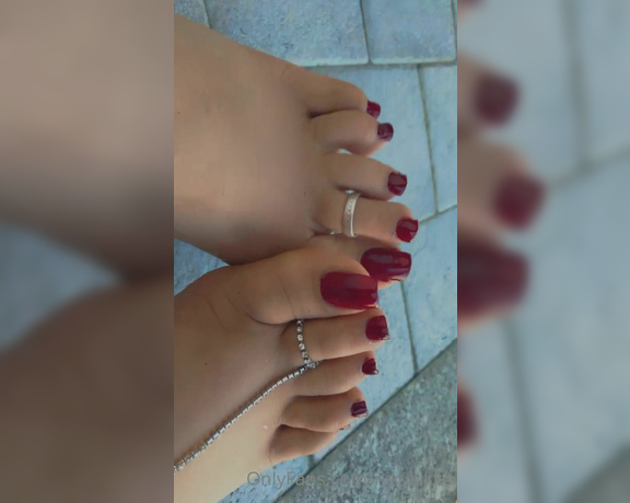 Nikykikka aka nikykikka Foot Fetish - 07-21-2021 OnlyFans Video - New colour for my baby