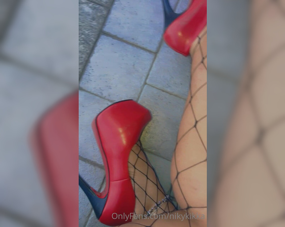 Nikykikka aka nikykikka Foot Fetish - 08-21-2021 OnlyFans Video - Red is always good idea_n90t