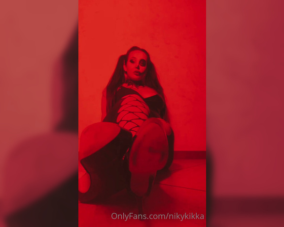 Nikykikka aka nikykikka Foot Fetish - 10-31-2021 OnlyFans Video - Trick or treat