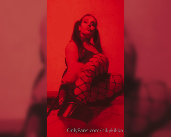 Nikykikka aka nikykikka Foot Fetish - 10-31-2021 OnlyFans Video - Trick or treat