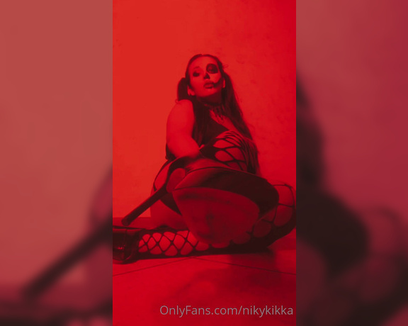 Nikykikka aka nikykikka Foot Fetish - 10-31-2021 OnlyFans Video - Trick or treat