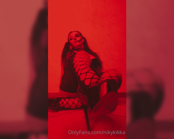 Nikykikka aka nikykikka Foot Fetish - 10-31-2021 OnlyFans Video - Trick or treat