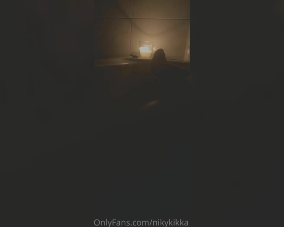 Nikykikka aka nikykikka Foot Fetish - 11-05-2021 OnlyFans Video - Bath time