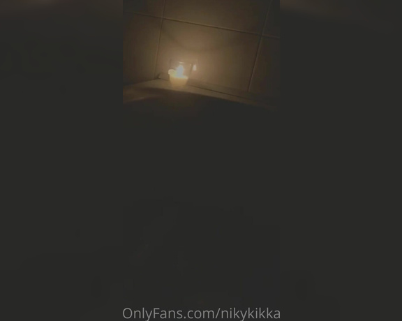 Nikykikka aka nikykikka Foot Fetish - 11-05-2021 OnlyFans Video - Bath time