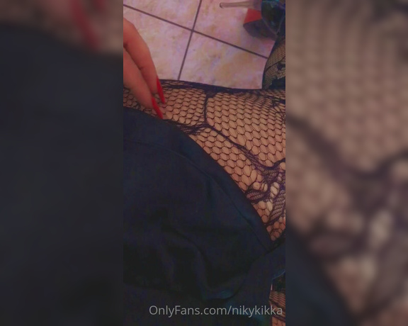 Nikykikka aka nikykikka Foot Fetish - 12-28-2021 OnlyFans Video - Goodnight_w8rn