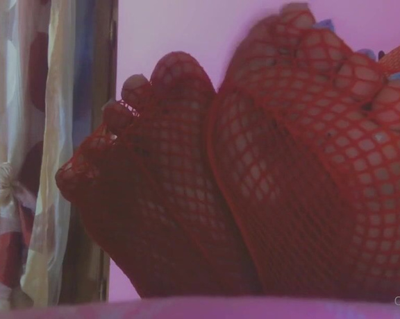 Nikykikka aka nikykikka Foot Fetish - 01-04-2022 OnlyFans Video - Thank you for this stocking