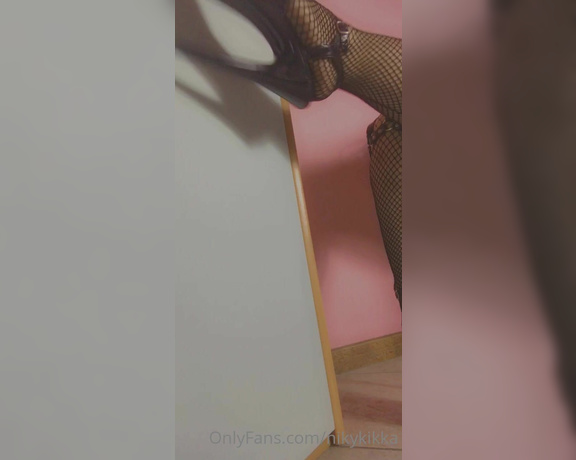 Nikykikka aka nikykikka Foot Fetish - 01-10-2022 OnlyFans Video - This sound_lz69