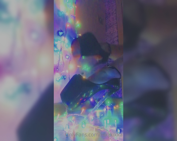 Nikykikka aka nikykikka Foot Fetish - 01-14-2022 OnlyFans Video - Sweet dream_skhb