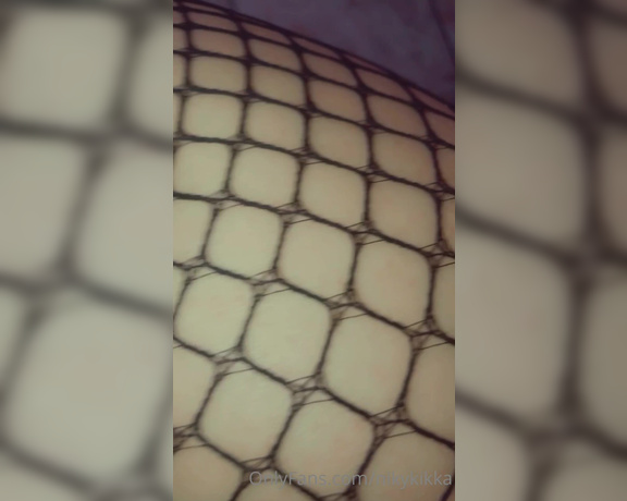 Nikykikka aka nikykikka Foot Fetish - 02-27-2022 OnlyFans Video - Kiss