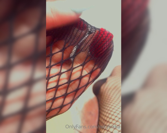 Nikykikka aka nikykikka Foot Fetish - 02-27-2022 OnlyFans Video - And touch