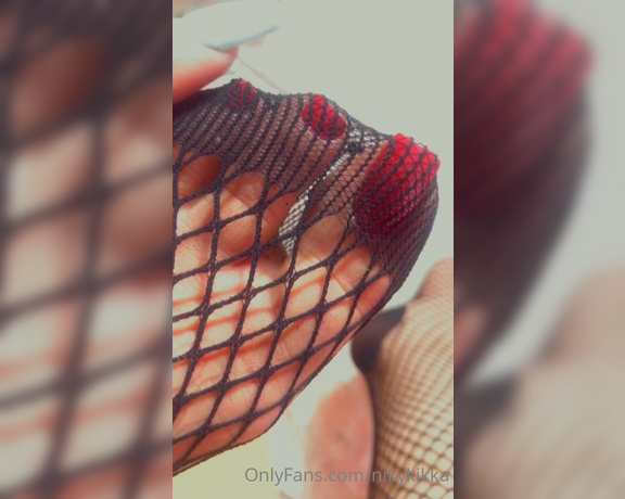 Nikykikka aka nikykikka Foot Fetish - 02-27-2022 OnlyFans Video - And touch