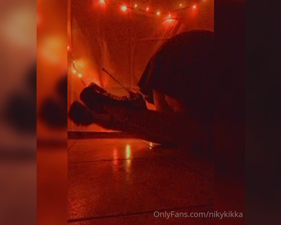 Nikykikka aka nikykikka Foot Fetish - 03-06-2022 OnlyFans Video - You like the light