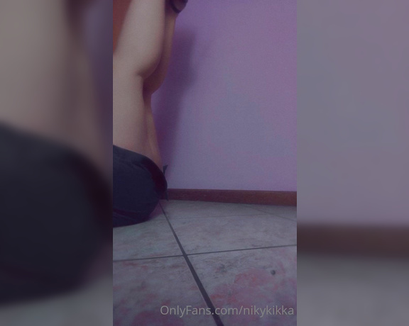 Nikykikka aka nikykikka Foot Fetish - 03-11-2022 OnlyFans Video - This heels