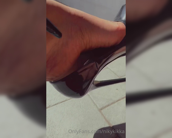 Nikykikka aka nikykikka Foot Fetish - 03-27-2022 OnlyFans Video - Sweet morning_gv9u