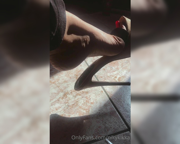 Nikykikka aka nikykikka Foot Fetish - 04-05-2022 OnlyFans Video - Sweet morning_2cv5