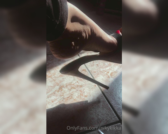 Nikykikka aka nikykikka Foot Fetish - 04-05-2022 OnlyFans Video - Sweet morning_2cv5