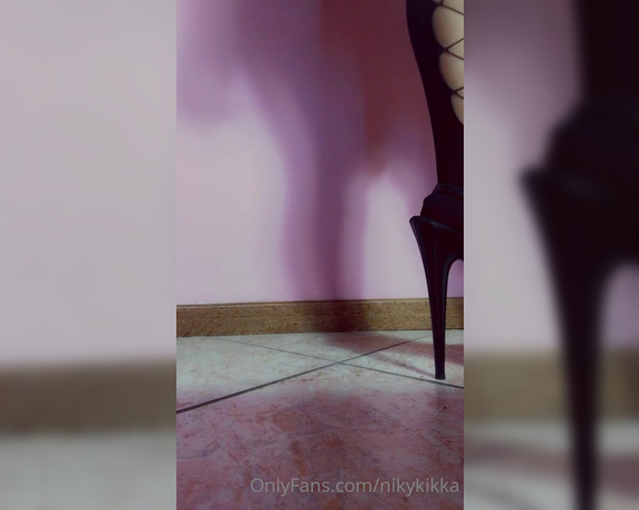 Nikykikka aka nikykikka Foot Fetish - 04-17-2022 OnlyFans Video - Pleaser easter