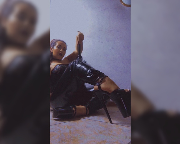 Nikykikka aka nikykikka Foot Fetish - 06-01-2022 OnlyFans Video - Leaked nikykikka 22795