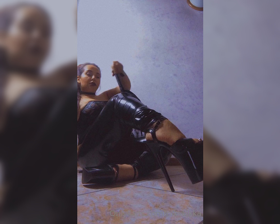 Nikykikka aka nikykikka Foot Fetish - 06-01-2022 OnlyFans Video - Leaked nikykikka 22795