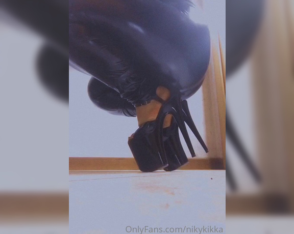 Nikykikka aka nikykikka Foot Fetish - 06-01-2022 OnlyFans Video - This sound_e3q8