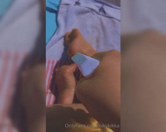 Nikykikka aka nikykikka Foot Fetish - 06-11-2022 OnlyFans Video - More water