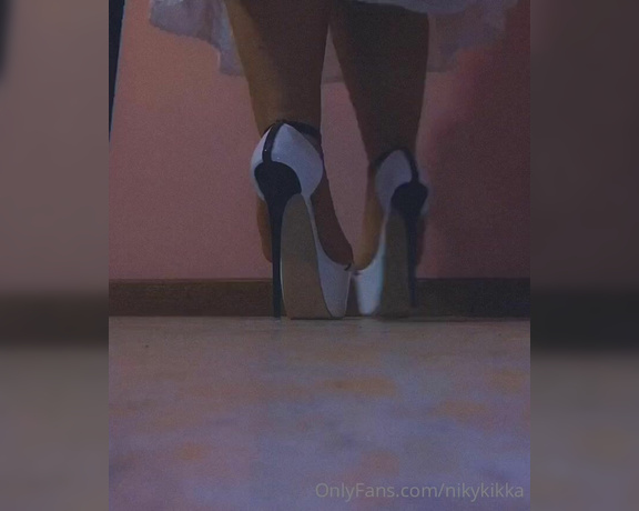 Nikykikka aka nikykikka Foot Fetish - 06-22-2022 OnlyFans Video - Sweet morning_hb0r