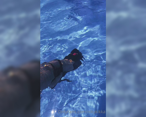 Nikykikka aka nikykikka Foot Fetish - 07-16-2022 OnlyFans Video - Swimming pool with baby perfect  Tell me if you like this content  Piscina con