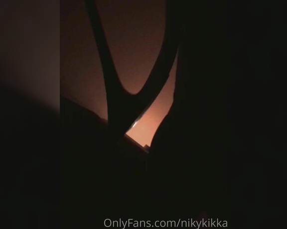 Nikykikka aka nikykikka Foot Fetish - 07-28-2022 OnlyFans Video - Rain and shadow