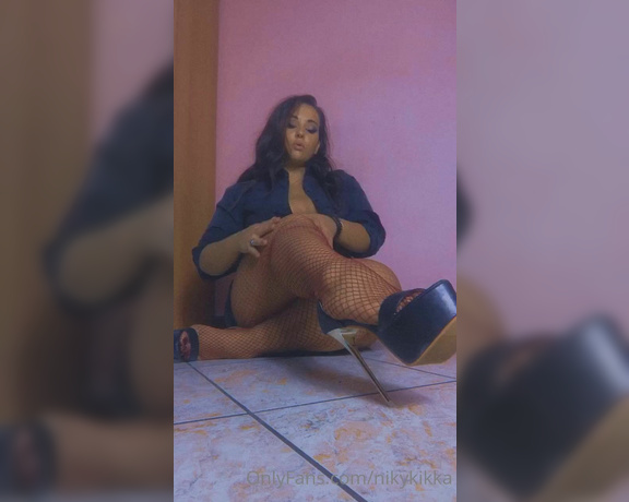 Nikykikka aka nikykikka Foot Fetish - 09-06-2022 OnlyFans Video - Watch me_tvsx