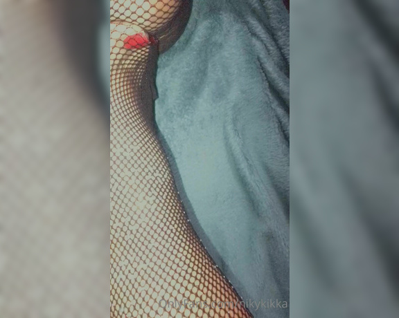 Nikykikka aka nikykikka Foot Fetish - 12-20-2022 OnlyFans Video - Sweet night_26m0