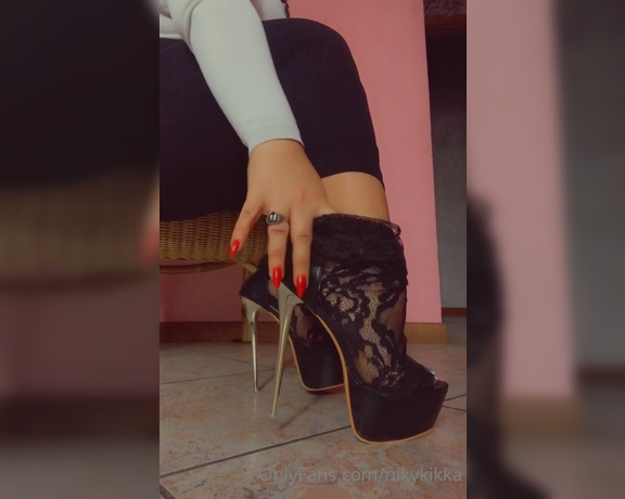 Nikykikka aka nikykikka Foot Fetish - 11-19-2022 OnlyFans Video - Socks and white nails