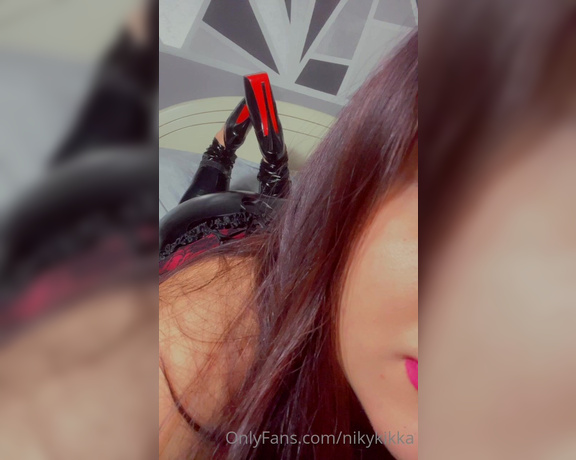 Nikykikka aka nikykikka Foot Fetish - 01-11-2023 OnlyFans Video - little play