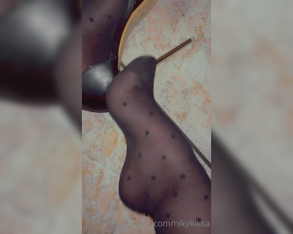 Nikykikka aka nikykikka Foot Fetish - 01-17-2023 OnlyFans Video - fall in love for this sound