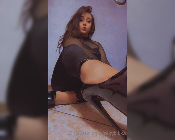 Nikykikka aka nikykikka Foot Fetish - 02-11-2023 OnlyFans Video - Sweet night_amly