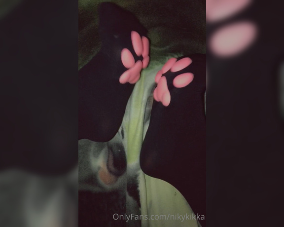 Nikykikka aka nikykikka Foot Fetish - 05-25-2023 OnlyFans Video - I m back