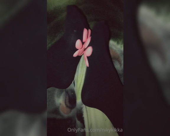 Nikykikka aka nikykikka Foot Fetish - 05-25-2023 OnlyFans Video - I m back