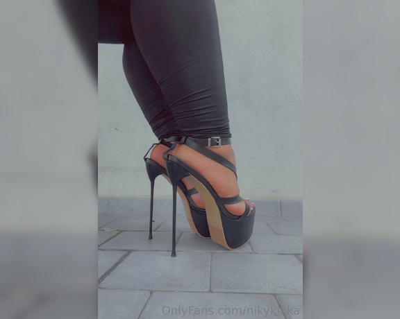 Nikykikka aka nikykikka Foot Fetish - 08-21-2023 OnlyFans Video - New love