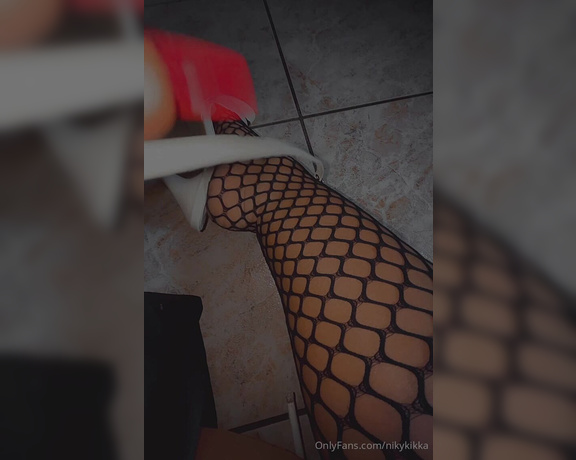 Nikykikka aka nikykikka Foot Fetish - 11-07-2023 OnlyFans Video - Different view