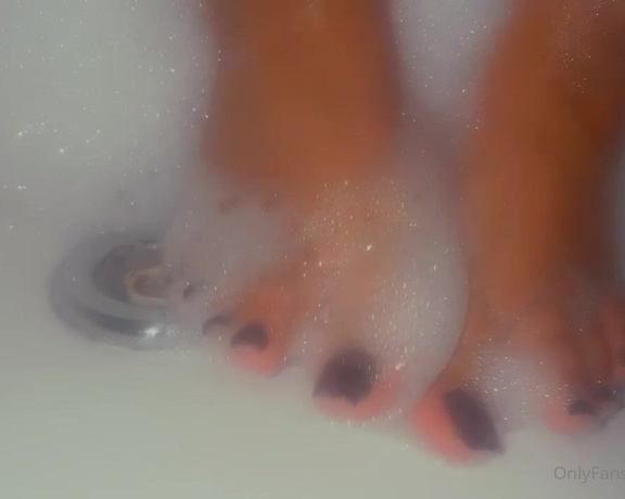 Nikykikka aka nikykikka Foot Fetish - 12-18-2023 OnlyFans Video - Leaked nikykikka 81375