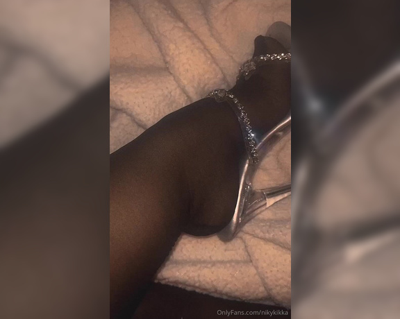 Nikykikka aka nikykikka Foot Fetish - 01-30-2024 OnlyFans Video - The magic doesnt fade