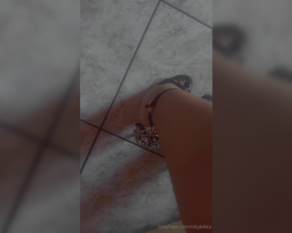 Nikykikka aka nikykikka Foot Fetish - 10-27-2023 OnlyFans Video - Little zoom with new baby