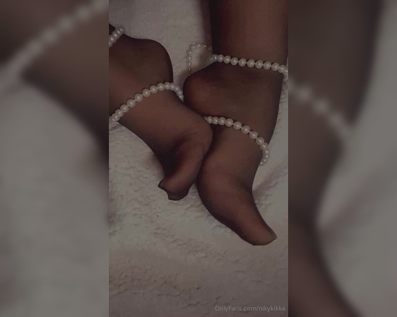 Nikykikka aka nikykikka Foot Fetish - 03-05-2024 OnlyFans Video - Elegant moment